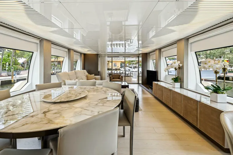 Slide: The Image of Ferretti 850 2021 - 39