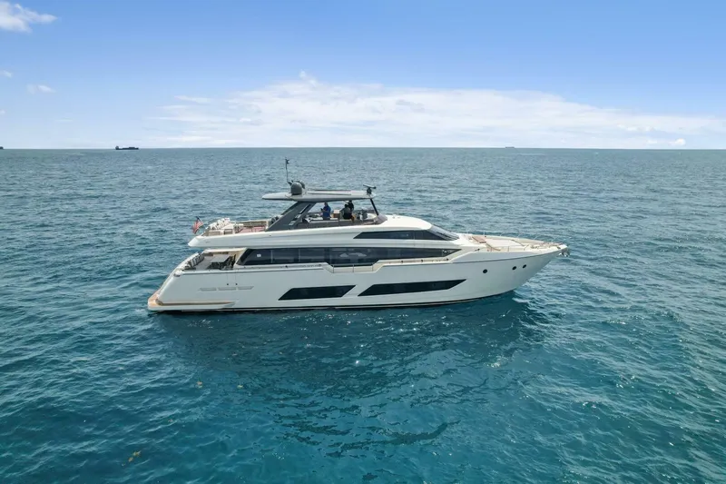 Slide: The Image of Ferretti 850 2021 - 5