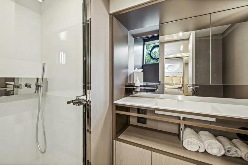 Slide: The Image of Ferretti 850 2021 - 53