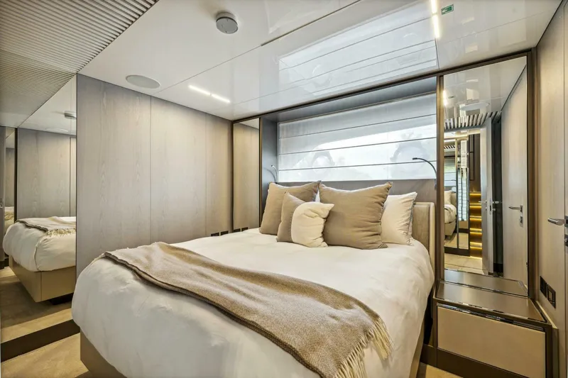 Slide: The Image of Ferretti 850 2021 - 56