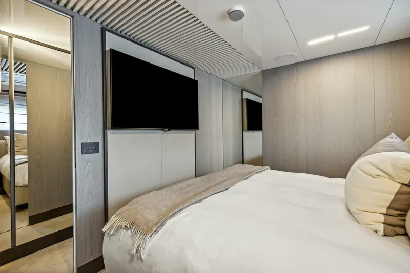 Slide: The Image of Ferretti 850 2021 - 58