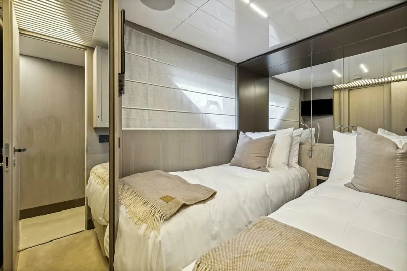 Slide: The Image of Ferretti 850 2021 - 59