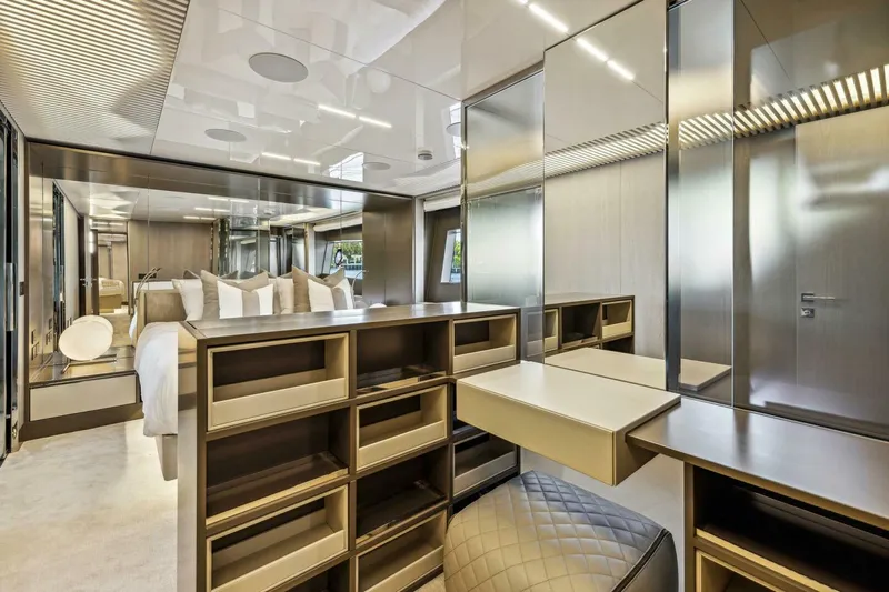 Slide: The Image of Ferretti 850 2021 - 66