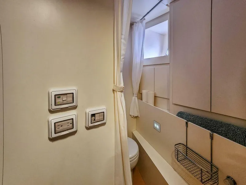 Slide: The Image of Ferretti 850 2021 - 73