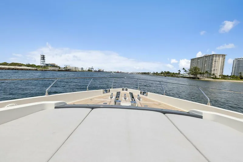 Slide: The Image of Ferretti 850 2021 - 8