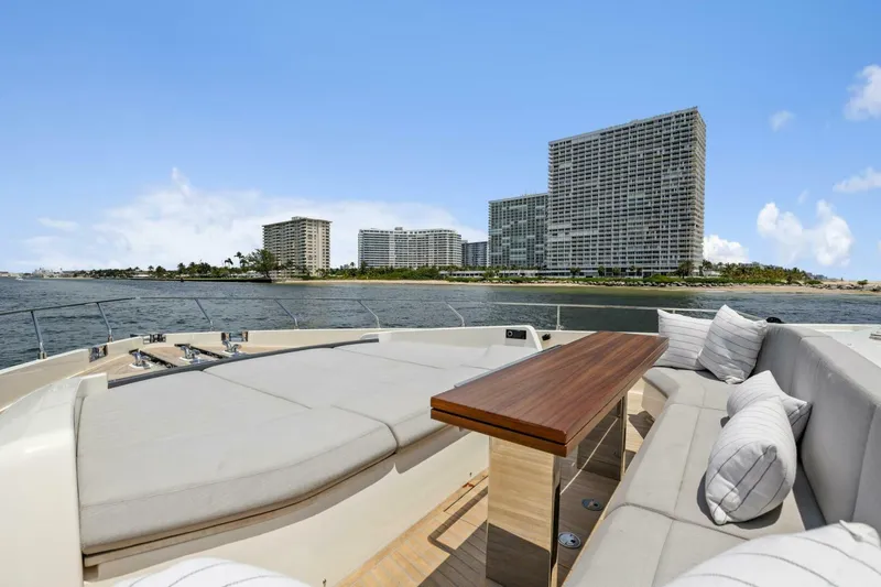 Slide: The Image of Ferretti 850 2021 - 9