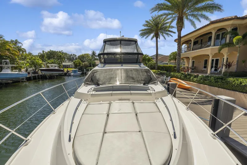 Slide: The Image of Sea Ray L590 Fly 2018 - 12