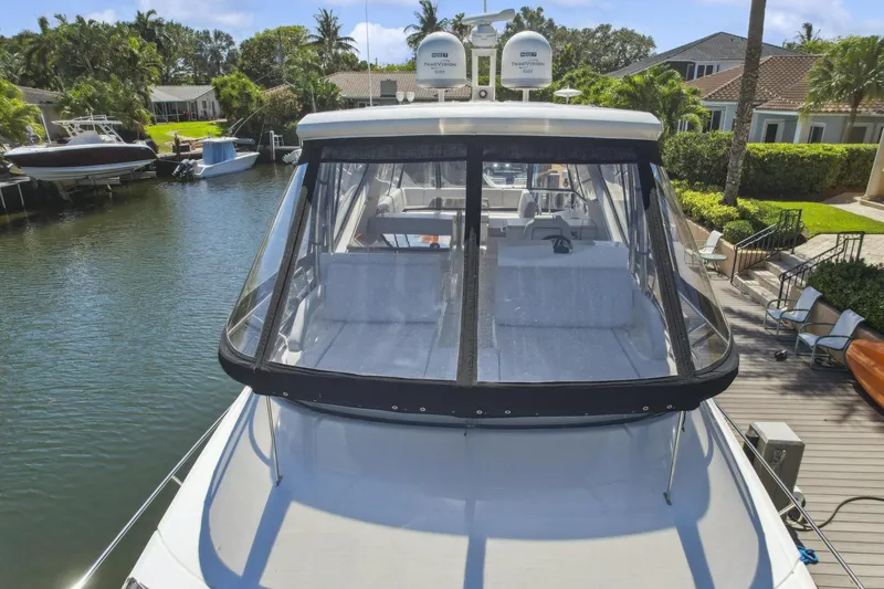 Slide: The Image of Sea Ray L590 Fly 2018 - 17