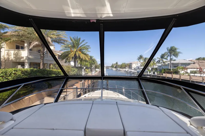 Slide: The Image of Sea Ray L590 Fly 2018 - 18