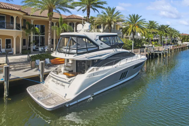 Slide: The Image of Sea Ray L590 Fly 2018 - 5