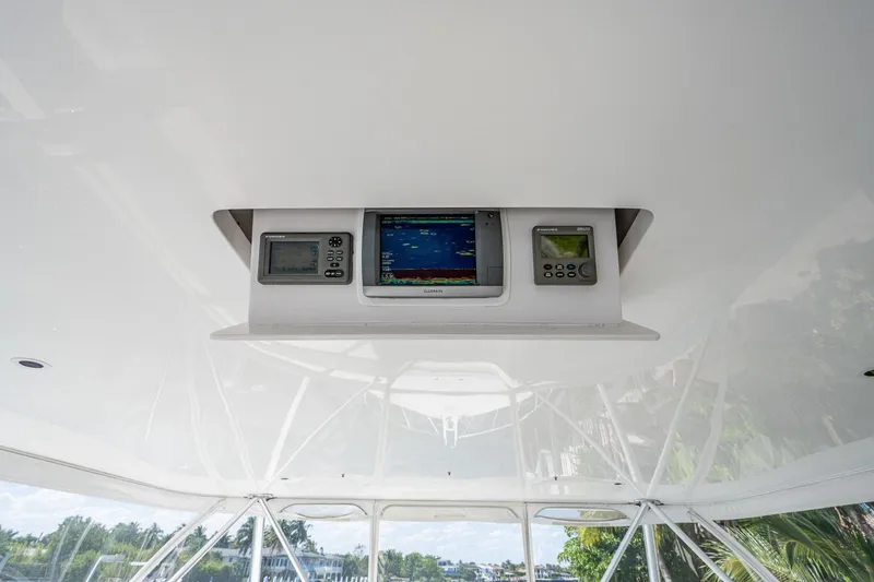 Slide: The Image of Viking 74 Convertible 2005 - 38