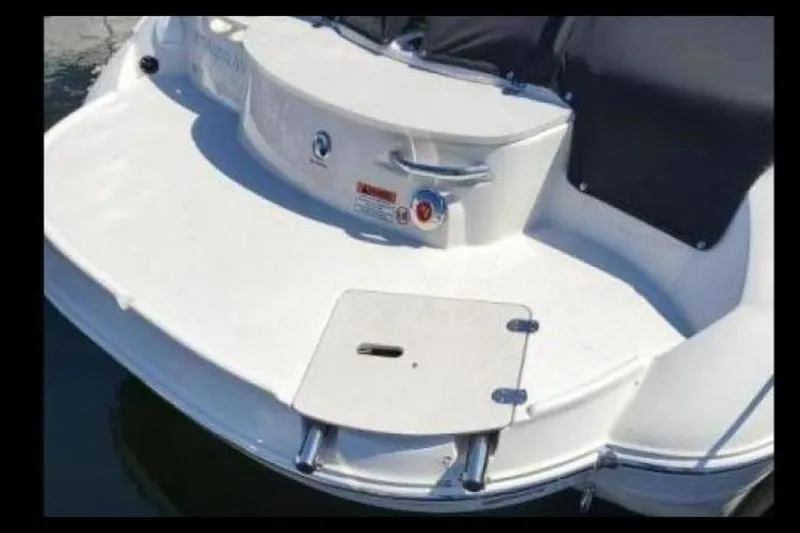 Slide: The Image of Stingray 215 CR 2018 - 10