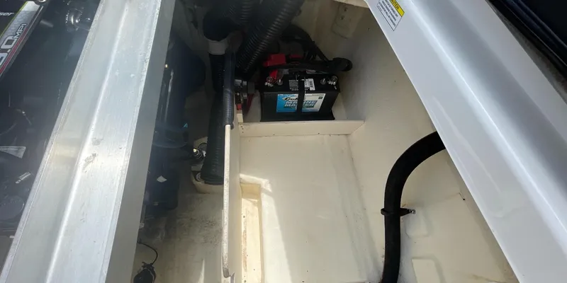 Slide: The Image of Sea Ray 190 Sport 2015 - 10