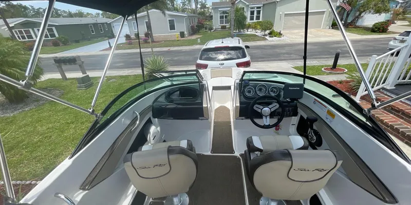 Slide: The Image of Sea Ray 190 Sport 2015 - 11