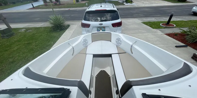 Slide: The Image of Sea Ray 190 Sport 2015 - 16