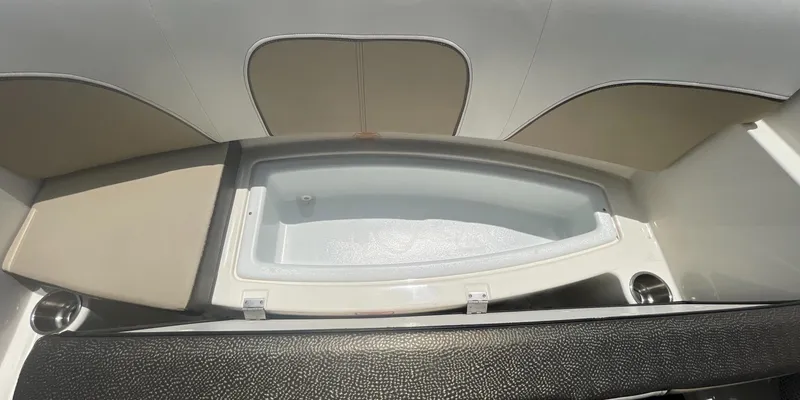 Slide: The Image of Sea Ray 190 Sport 2015 - 19