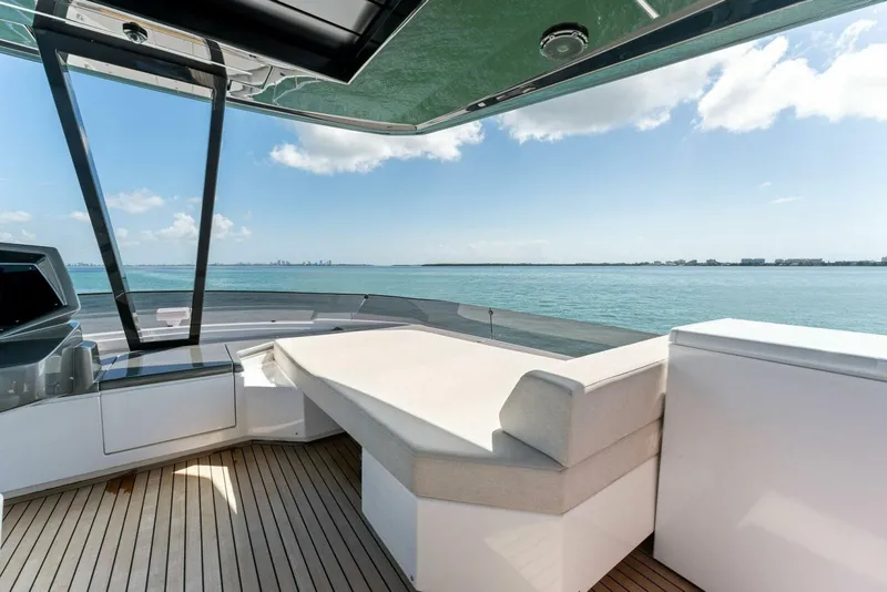 Slide: The Image of Ferretti 780 2023 - 18