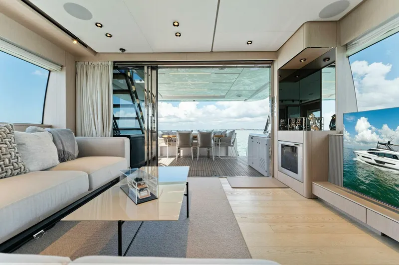 Slide: The Image of Ferretti 780 2023 - 30