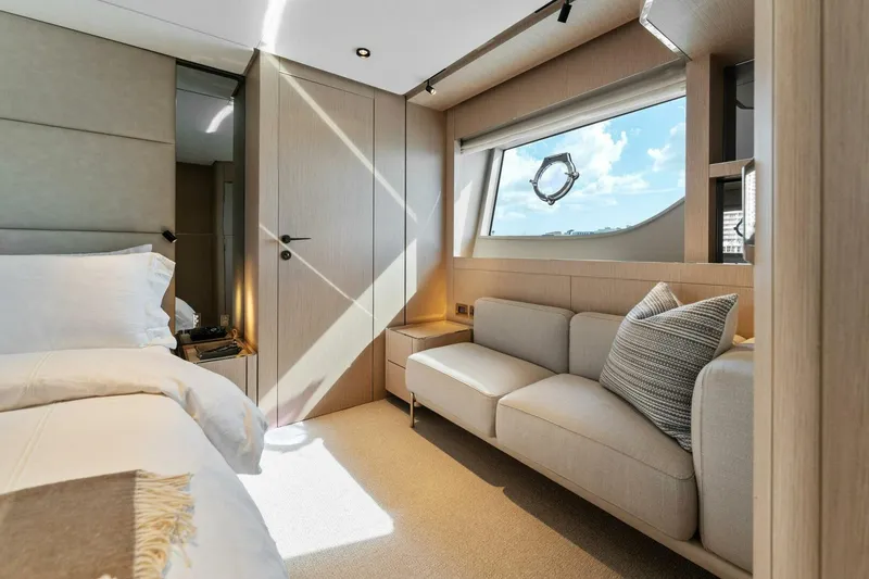 Slide: The Image of Ferretti 780 2023 - 63