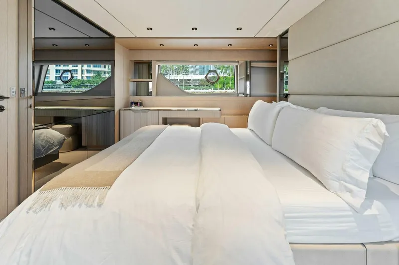 Slide: The Image of Ferretti 780 2023 - 64