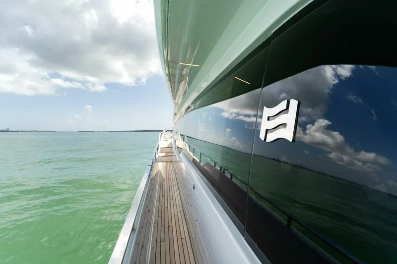 Slide: The Image of Ferretti 780 2023 - 8