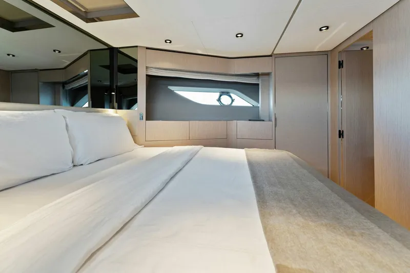 Slide: The Image of Ferretti 780 2023 - 81