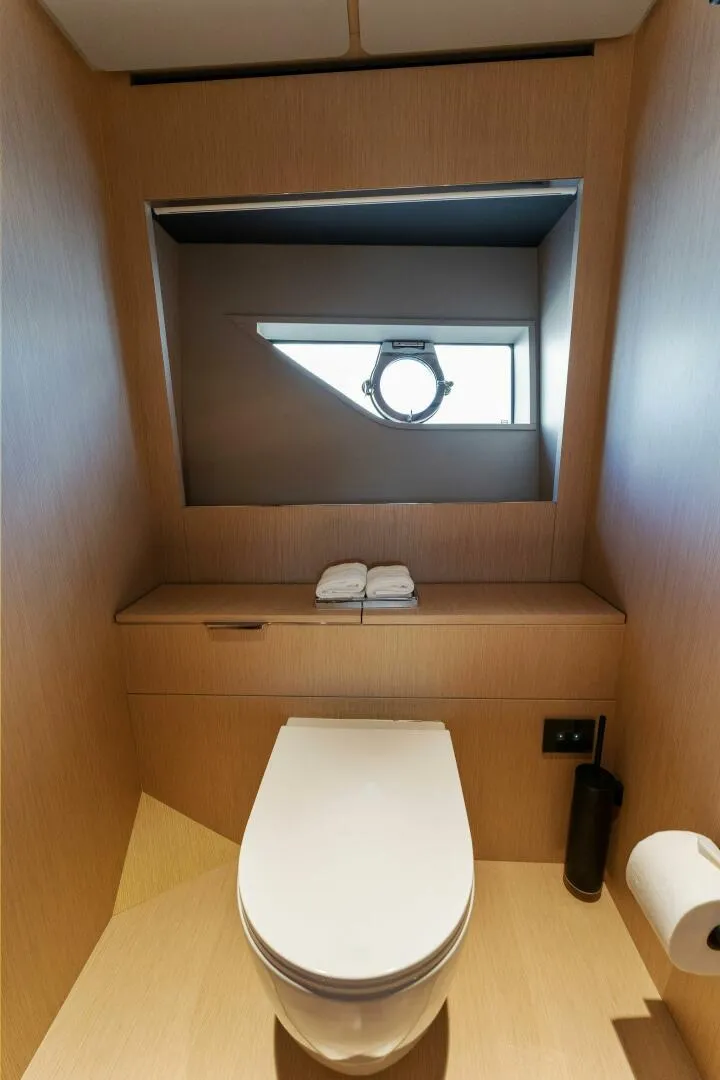 Slide: The Image of Ferretti 780 2023 - 82