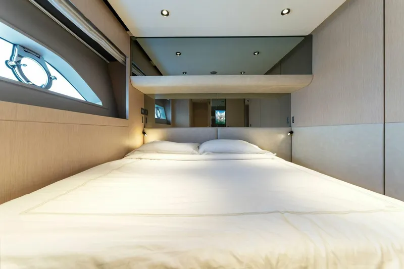 Slide: The Image of Ferretti 780 2023 - 88