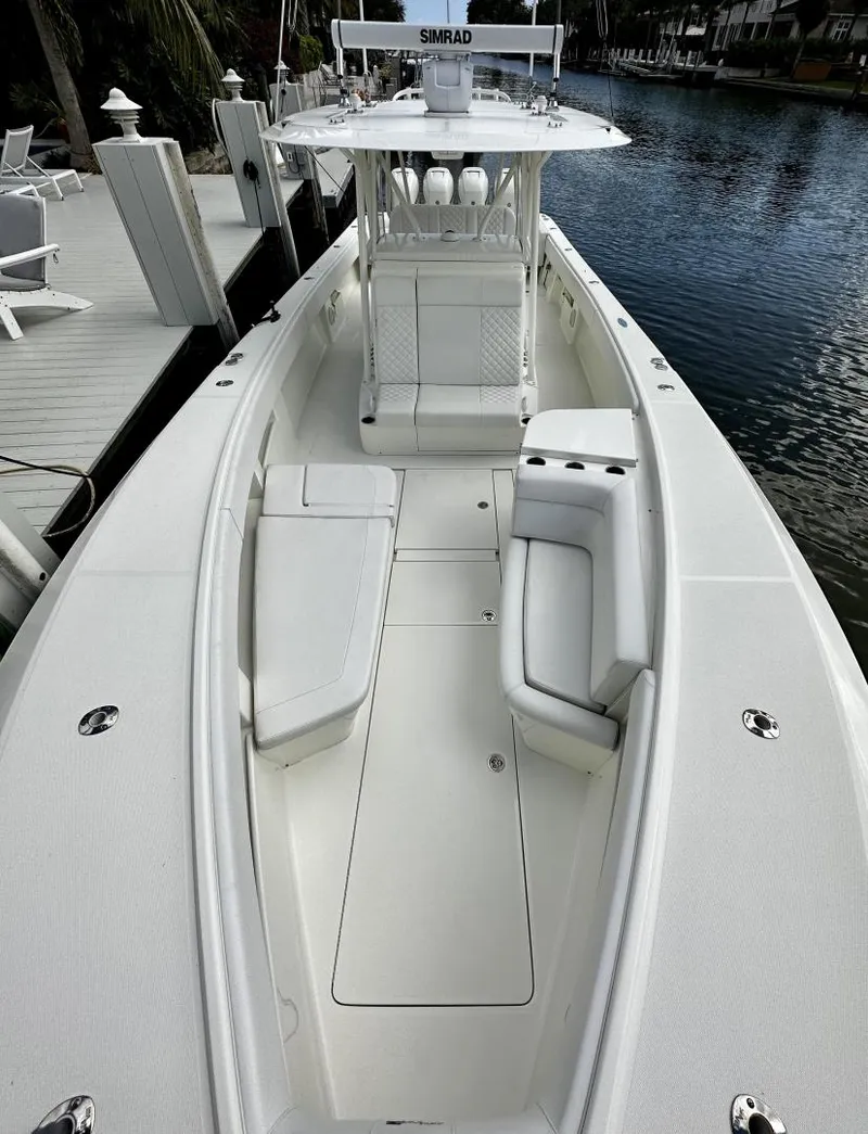 Slide: The Image of SeaVee 390Z 2018 - 12