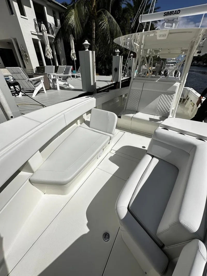 Slide: The Image of SeaVee 390Z 2018 - 14
