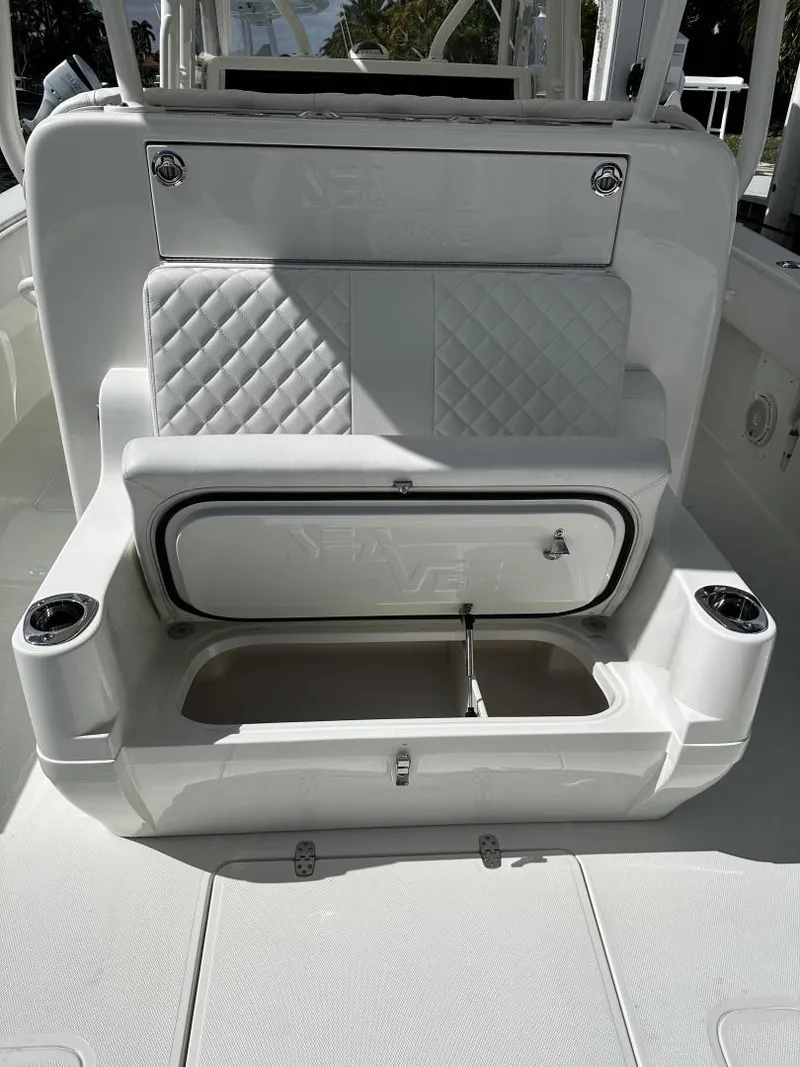 Slide: The Image of SeaVee 390Z 2018 - 17