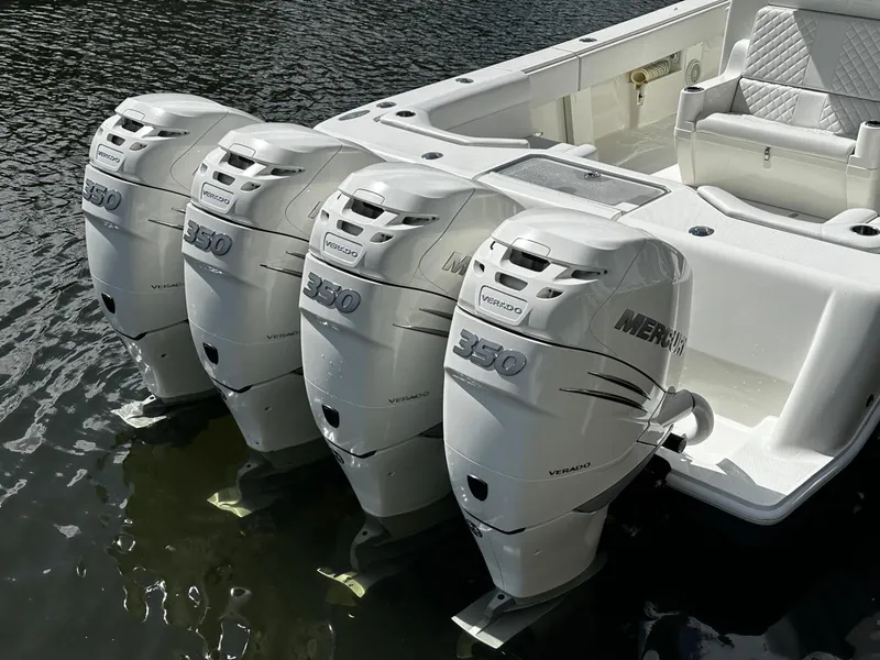Slide: The Image of SeaVee 390Z 2018 - 5
