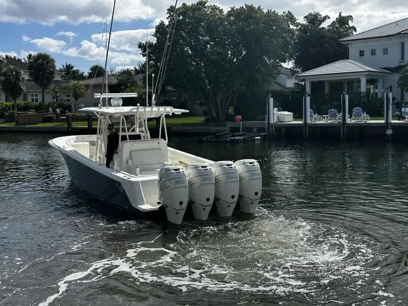 Slide: The Image of SeaVee 390Z 2018 - 6