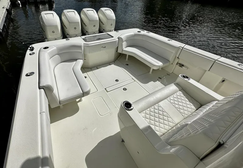 Slide: The Image of SeaVee 390Z 2018 - 9