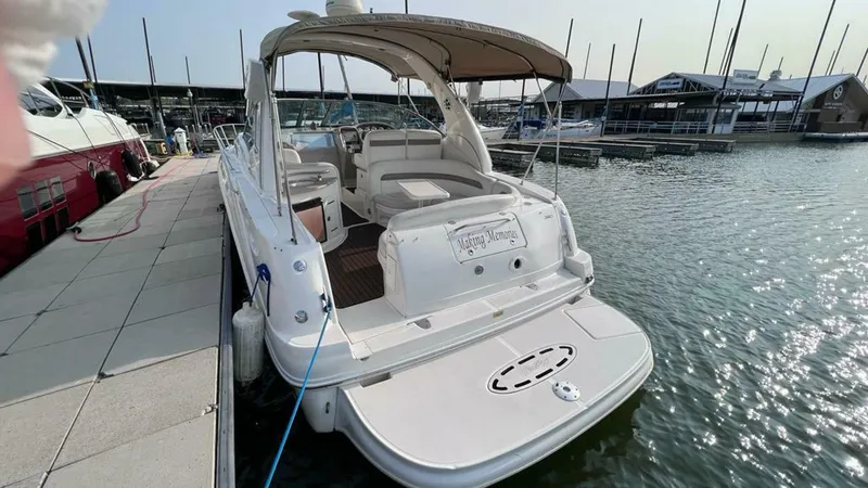 Slide: The Image of Sea Ray Sundancer 320 2005 - 10