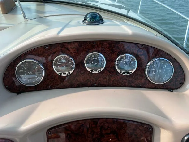 Slide: The Image of Sea Ray Sundancer 320 2005 - 12