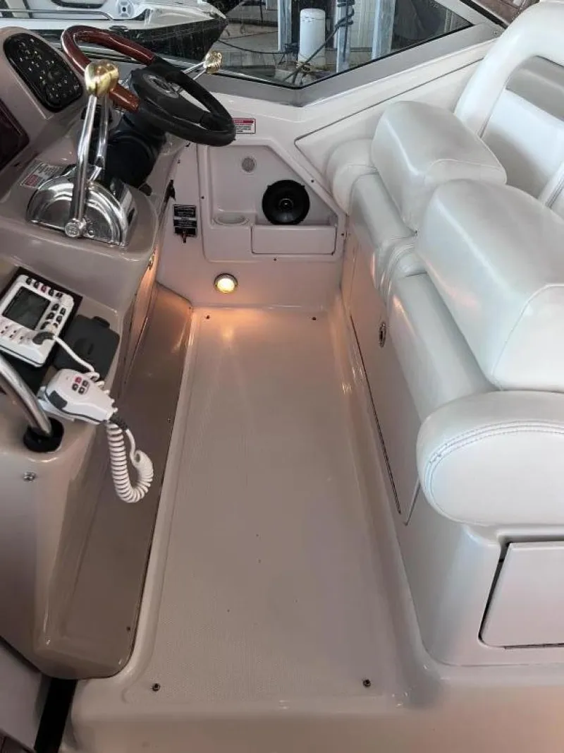 Slide: The Image of Sea Ray Sundancer 320 2005 - 21