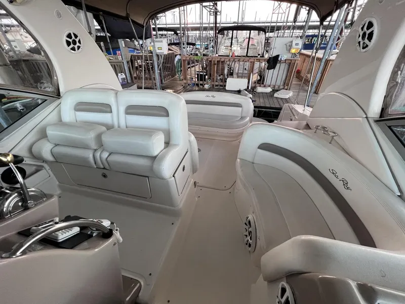 Slide: The Image of Sea Ray Sundancer 320 2005 - 27