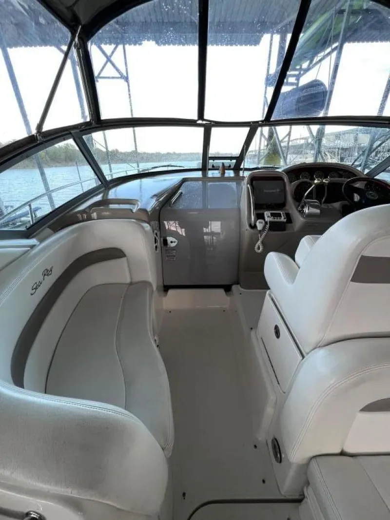 Slide: The Image of Sea Ray Sundancer 320 2005 - 28