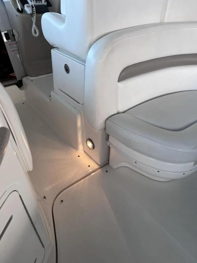 Slide: The Image of Sea Ray Sundancer 320 2005 - 30