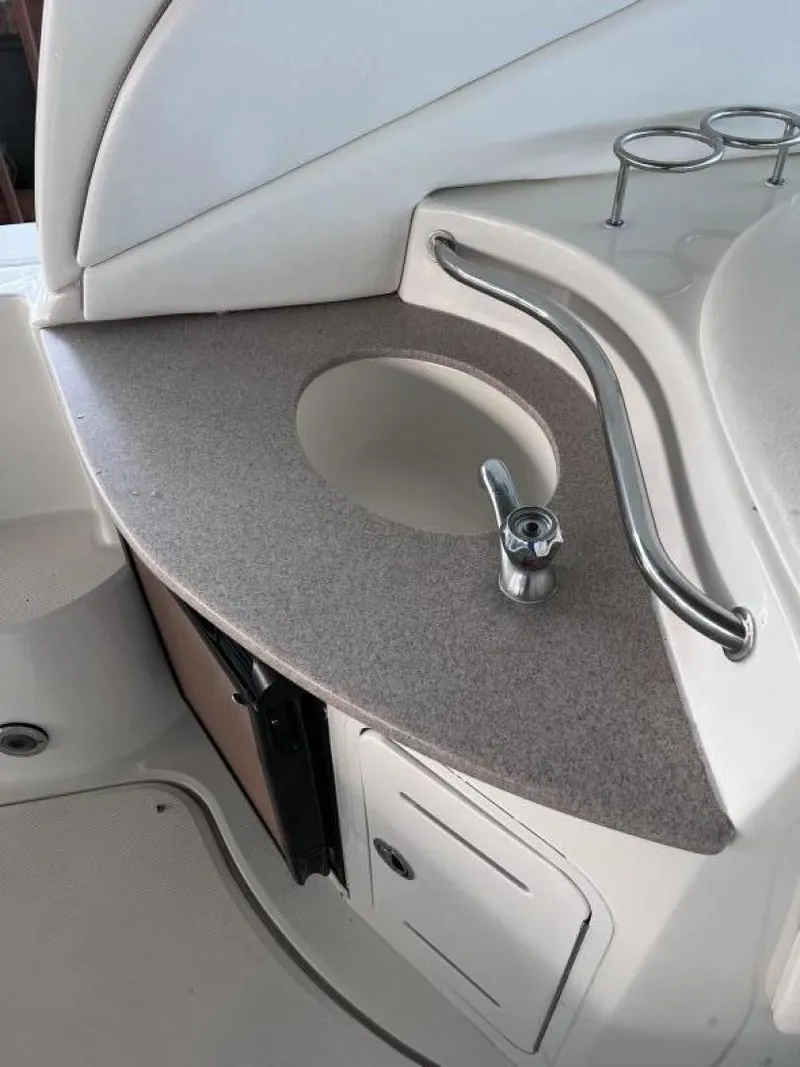Slide: The Image of Sea Ray Sundancer 320 2005 - 33
