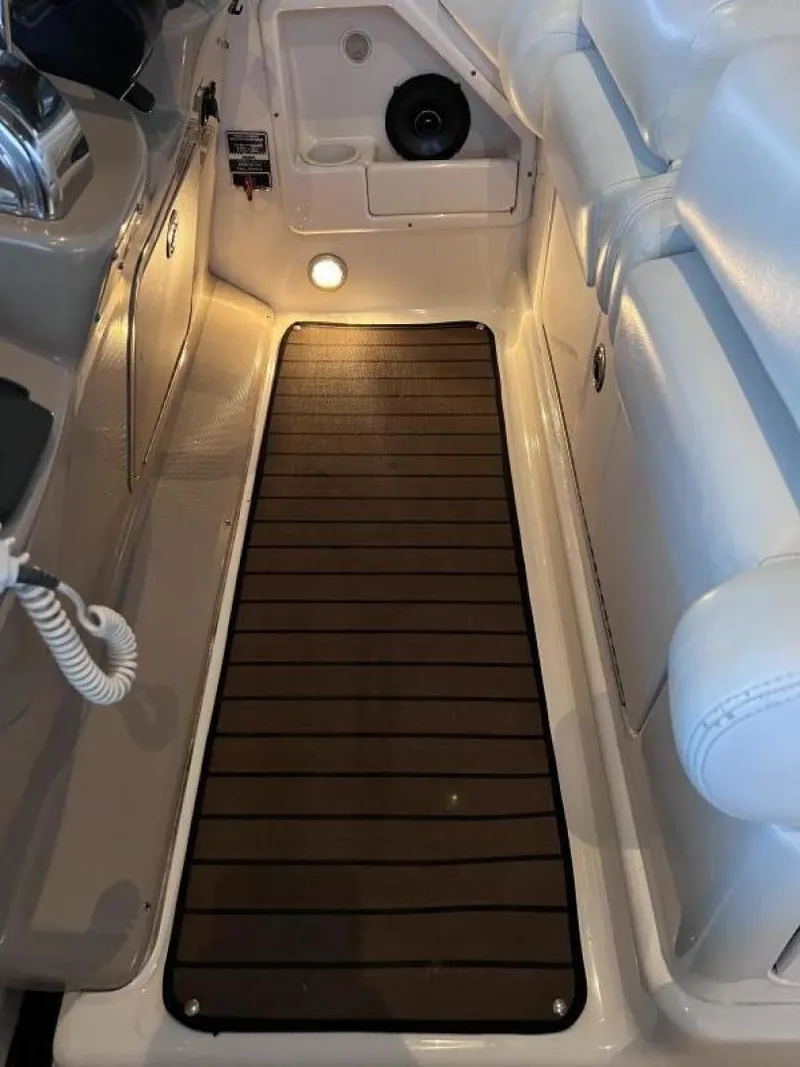 Slide: The Image of Sea Ray Sundancer 320 2005 - 35