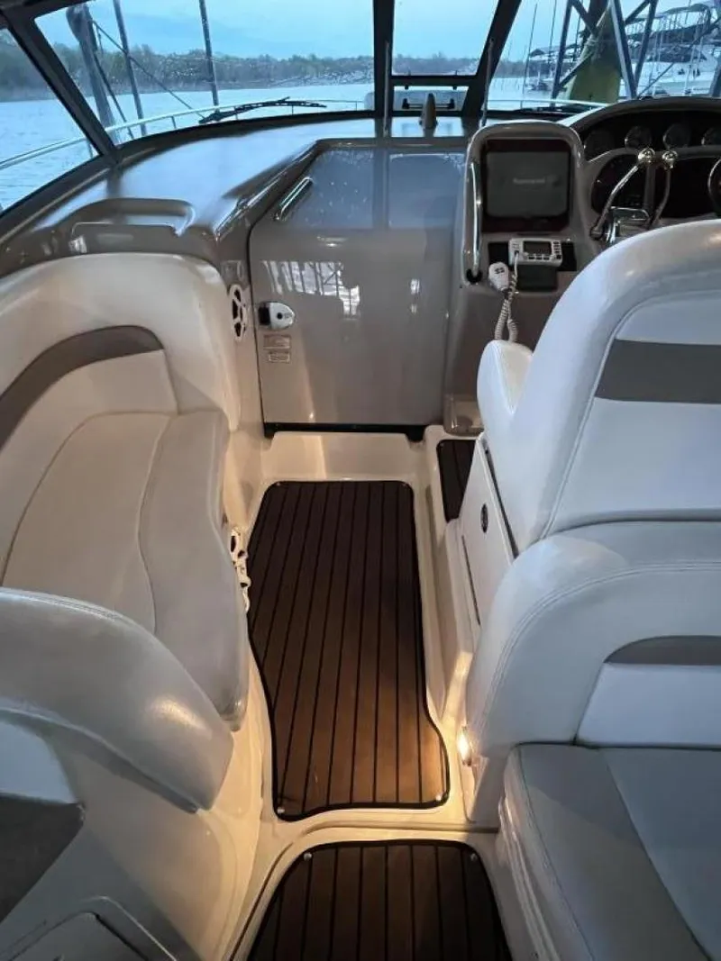 Slide: The Image of Sea Ray Sundancer 320 2005 - 36