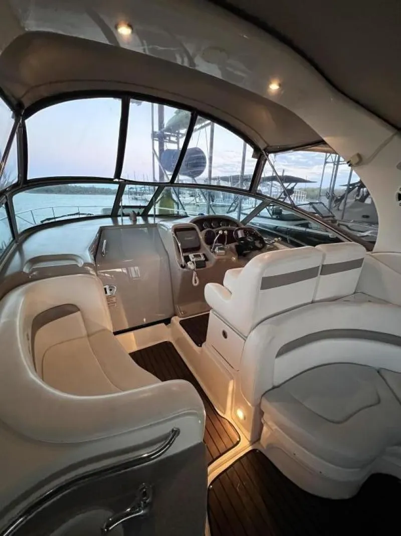 Slide: The Image of Sea Ray Sundancer 320 2005 - 37