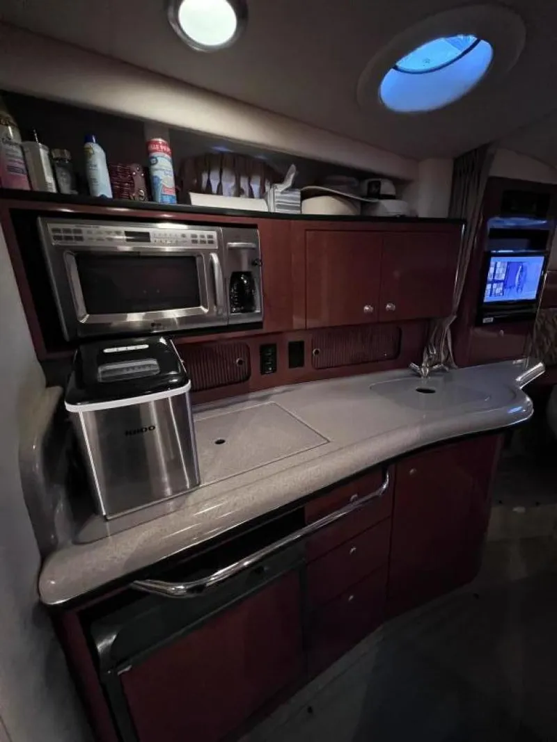 Slide: The Image of Sea Ray Sundancer 320 2005 - 53