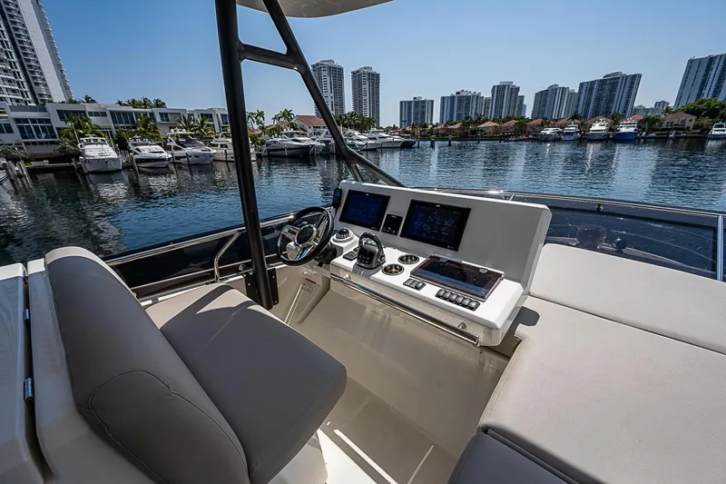 Slide: The Image of Prestige 520 Fly 2022 - 13
