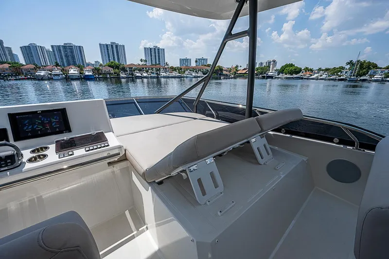 Slide: The Image of Prestige 520 Fly 2022 - 14