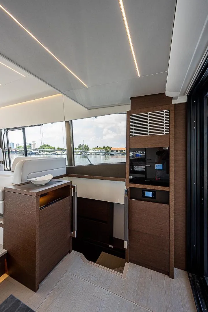 Slide: The Image of Prestige 520 Fly 2022 - 18