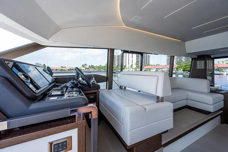 Slide: The Image of Prestige 520 Fly 2022 - 22