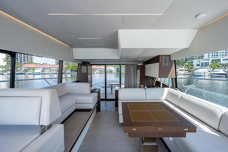 Slide: The Image of Prestige 520 Fly 2022 - 23